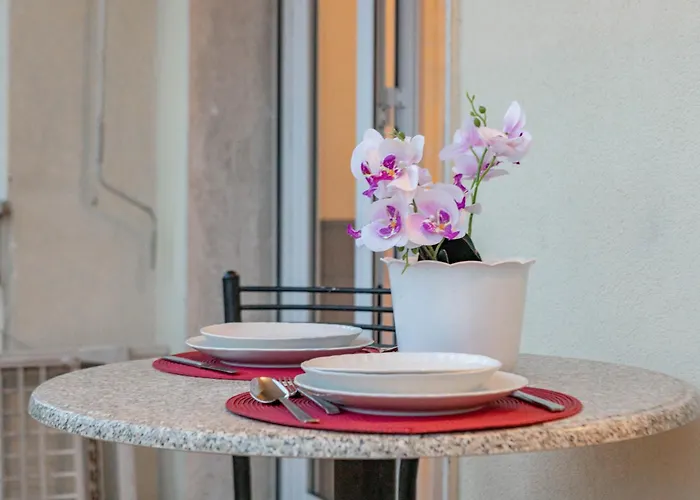 H11 Trilocale San Martino Sanremo-balcone アパート サンレモ