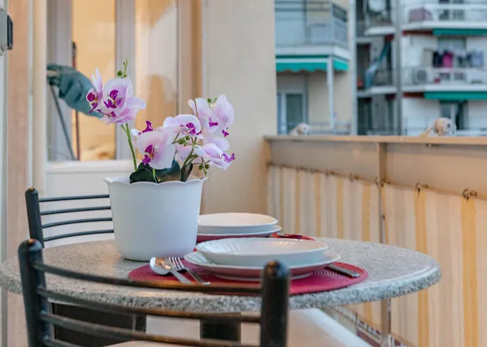 H11 Trilocale San Martino Sanremo-balcone * サンレモ