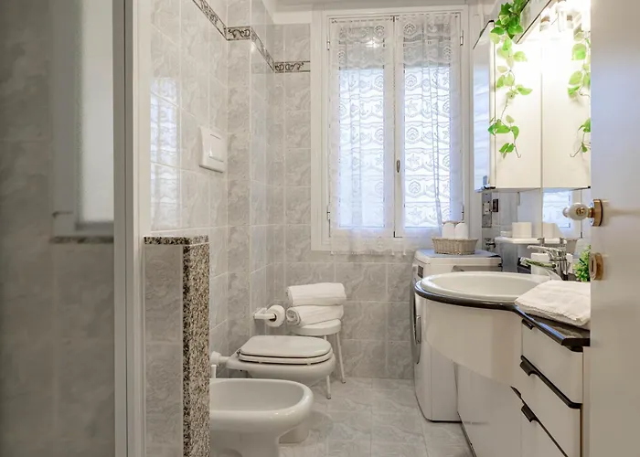 H11 Trilocale San Martino Sanremo-balcone サンレモ
